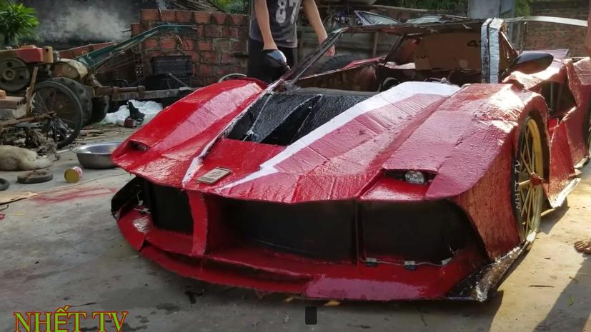 Motor1 ngạc nhi&#234;n với “Ferrari” l&#224;m bằng b&#236;a c&#225;t-t&#244;ng của bạn trẻ Việt Nam - Ảnh 4