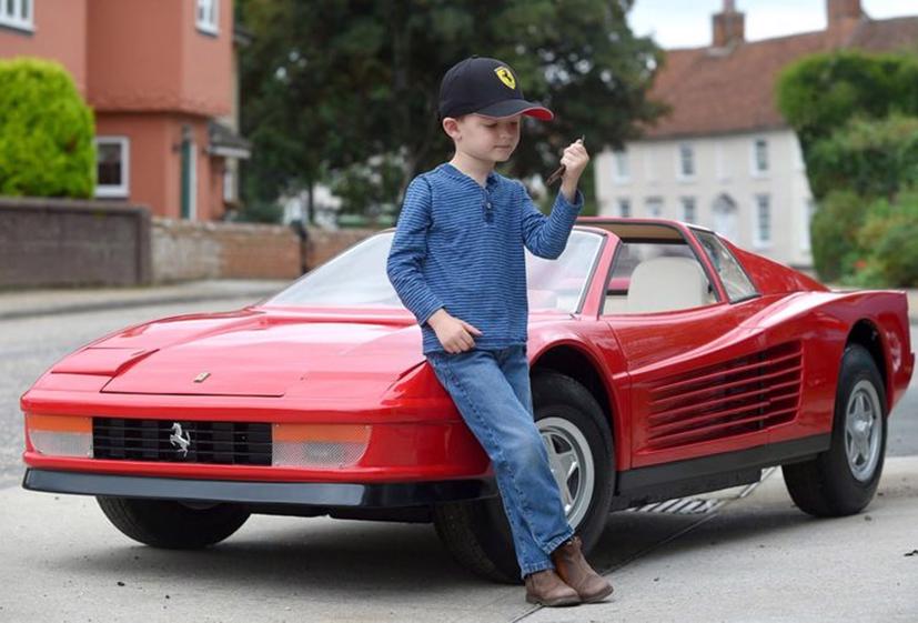 Chiêm ngưỡng loạt ô tô đồ chơi đắt hơn cả xe thật - Ảnh 9