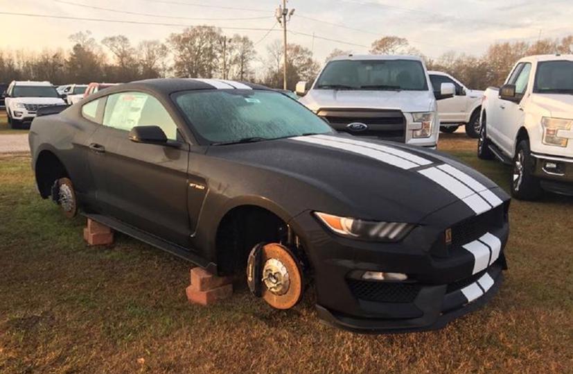 Loạt ảnh &#244; t&#244; đắt tiền bị đạo ch&#237;ch “vặt” b&#225;nh - Ảnh 13