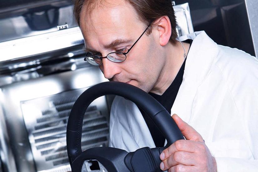 V&#236; sao Audi c&#243; một nh&#243;m nh&#224; khoa học chuy&#234;n… ngửi xe? - Ảnh 1