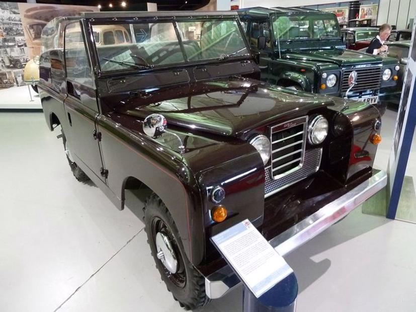 10 chiếc xe nổi bật trong bộ sưu tập &#244; t&#244; của nữ ho&#224;ng Anh - Ảnh 7