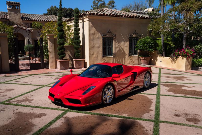 Cận cảnh si&#234;u xe Ferrari Enzo gần 3 triệu USD đang được đấu gi&#225; - Ảnh 1