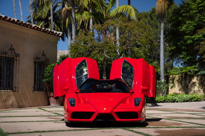 Cận cảnh si&#234;u xe Ferrari Enzo gần 3 triệu USD đang được đấu gi&#225; - Ảnh 4
