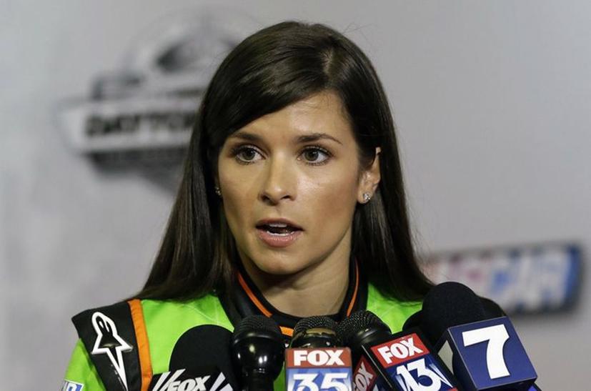 15 nữ vận động vi&#234;n đua xe khiến c&#225;nh m&#224;y r&#226;u phải “d&#232; chừng” - Ảnh 4