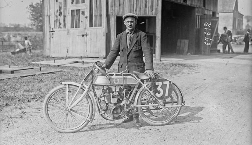 15 sự thật về chiếc xe m&#225;y đầu ti&#234;n tr&#234;n thế giới - Ảnh 14