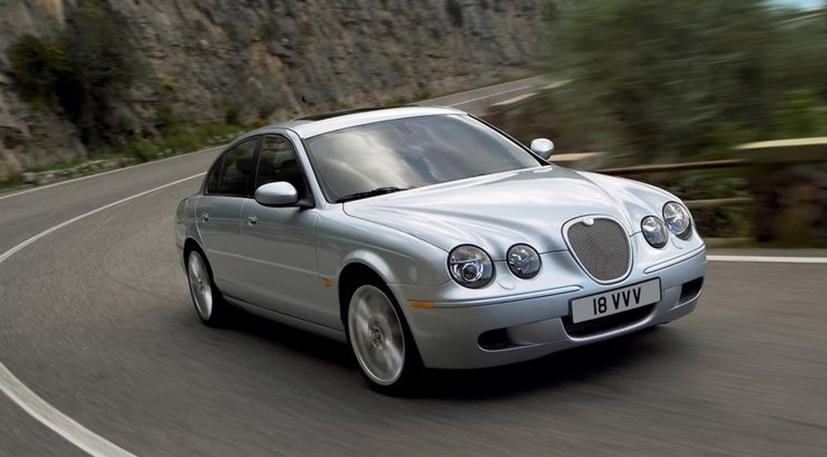 10 mẫu xe “xấu để đời” của c&#225;c thương hiệu &#244; t&#244; nổi tiếng - Ảnh 5