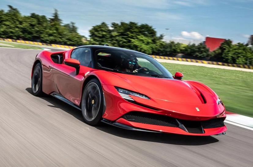 Cuộc đua tốc độ giữa Ferrari và Lamborghini - Ảnh 4