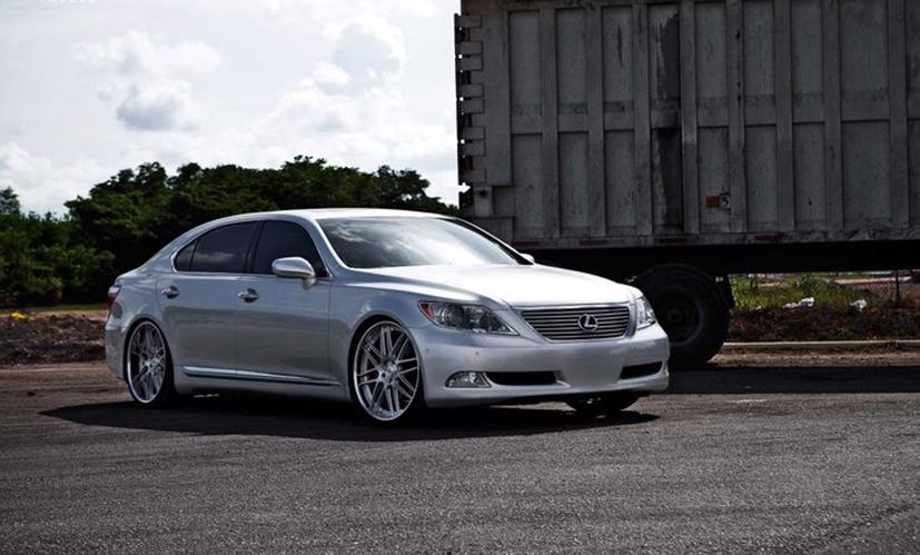 Kh&#225;m ph&#225; bộ sưu tập xe của huyền thoại golf Tiger Woods - Ảnh 11