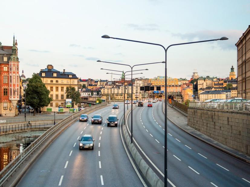 13 điều luật kỳ lạ về l&#225;i xe ở c&#225;c nước tr&#234;n thế giới - Ảnh 11