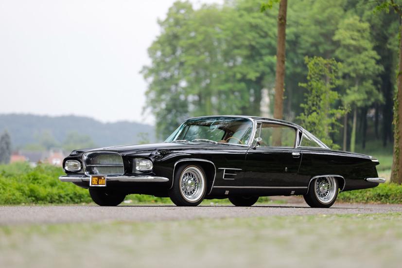 Một chiếc Ghia L6.4 Coup đời 1962. Mức giá dự kiến: 375.000-450.000 USD.