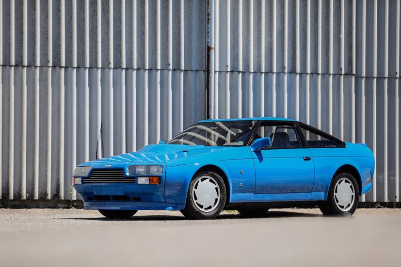 Aston Martin V8 Vantage Zagato đời 1988. Giá dự kiến: 500.000-600.000 USD.