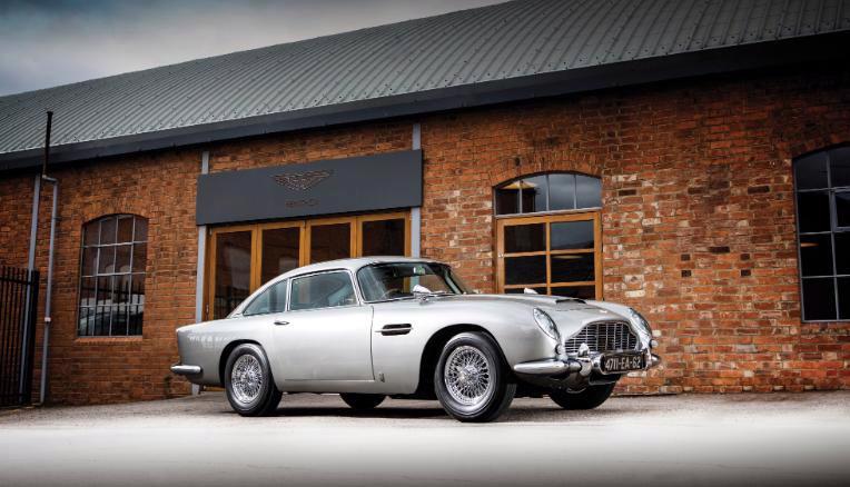 Chiếc Aston Martin DB5 đời 1965 của James Bond vừa được bán với giá 6,4 triệu USD.