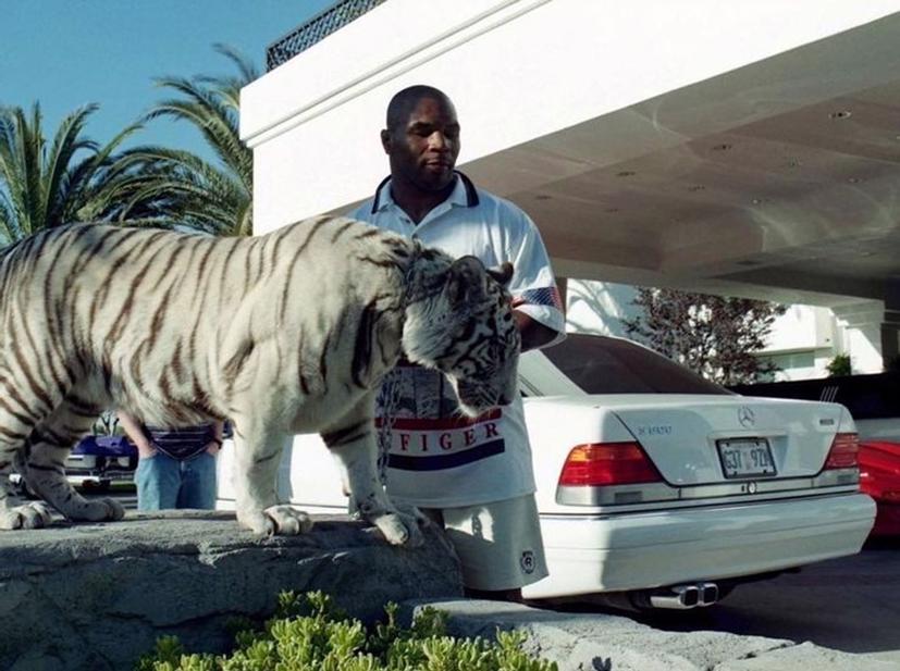 Th&#250; chơi xe của tay đấm huyền thoại Mike Tyson - Ảnh 8
