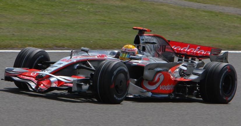 V&#236; sao si&#234;u xe McLaren P1 c&#243; gi&#225; tới 3,7 triệu USD? - Ảnh 2