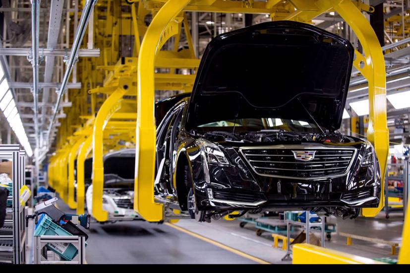 Bên trong một nhà máy của GM ở Thượng Hải, Trung Quốc .