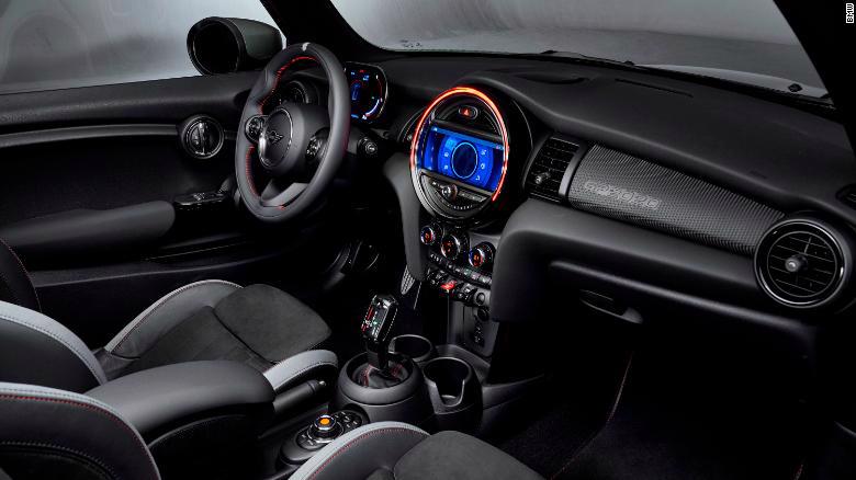 Mini Cooper John Cooper Works GP chỉ có hai ghế trước.