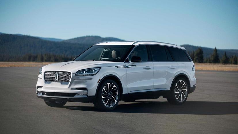 Xe SUV Lincoln Aviator bản hybrid.