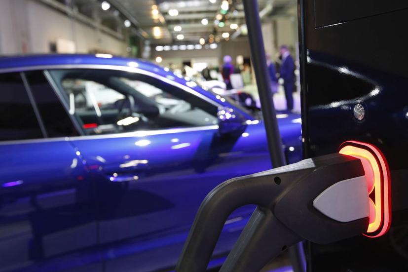 Cận cảnh quy trình sản xuất xe điện Porsche Taycan - Ảnh 14