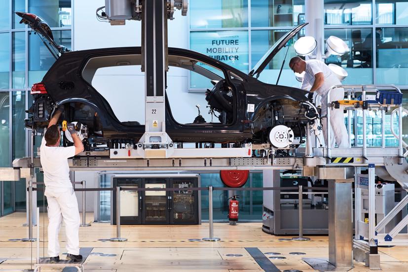 Bên trong một nhà máy của Volkswagen ở Đức - Ảnh: Fortune.