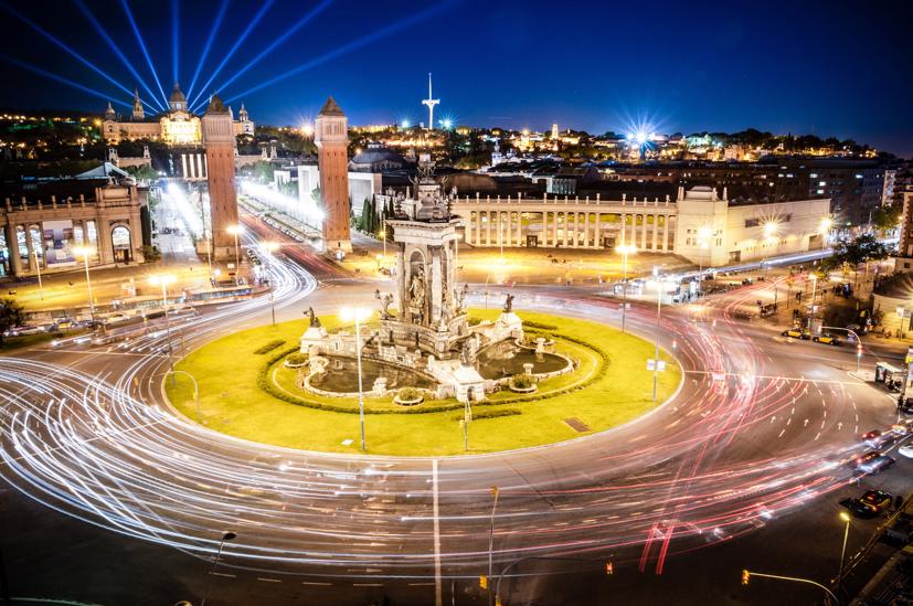 Barcelona đã chính thức cấm xe ô tô cũ vào trong nội thành để giảm thải ô nhiễm không khí. Ảnh: Carscoops.