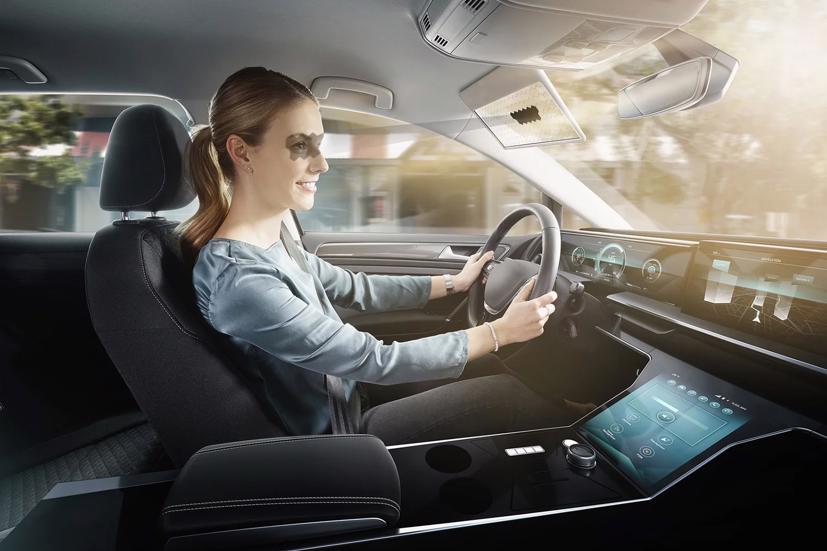 Phát minh kính chắn nắng trong suốt đã giành giải tại triển lãm CES 2020.