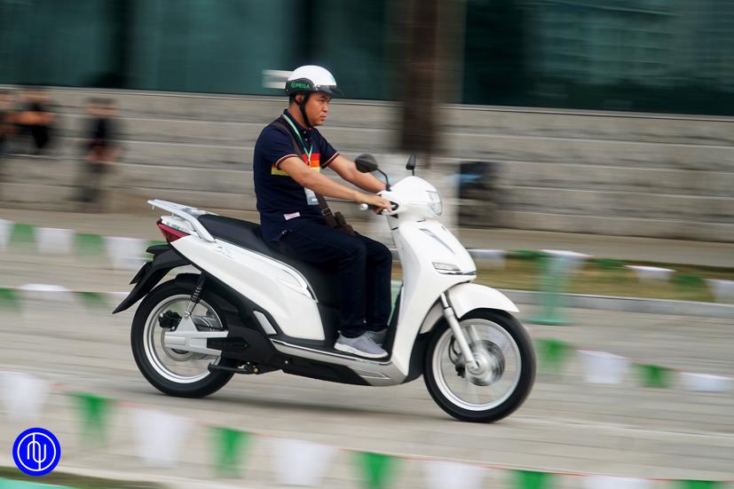 Đáp lại đại diện Pega muốn hai công ty "học hỏi nhau" và sớm "bắt đầu cuộc đua cạnh tranh".