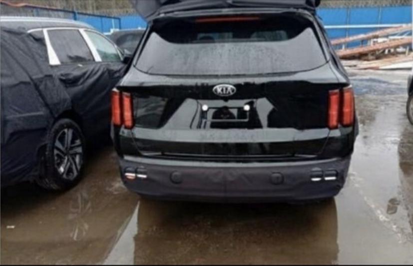 Kia Sorento 2021 bị r&#242; rỉ h&#236;nh ảnh thực tế - Ảnh 3