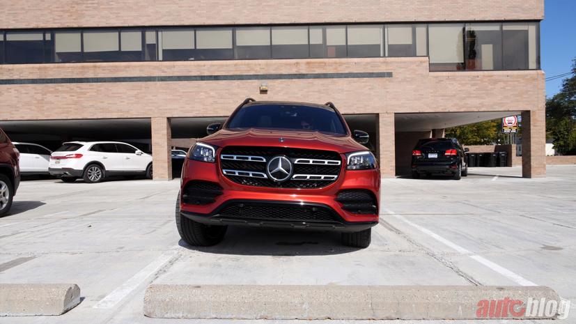 Công nghệ ổn định thân xe điện tử thế hệ mới của Mercedes-Benz có thể nâng hạ gầm tuỳ chỉnh từng bánh xe. Ảnh: AutoBlog.