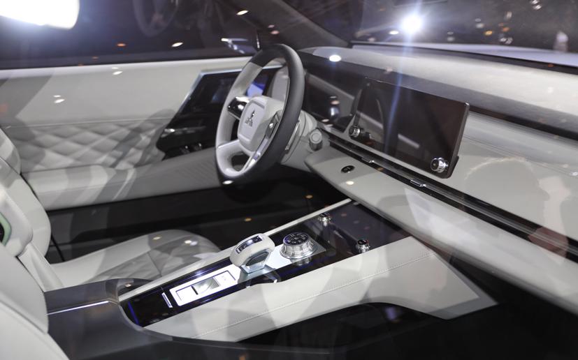 Nội thất của Mitsubishi Outlander hứa hẹn sẽ rất rộng rãi, tối giản và thoải mái. Ảnh: Carscoops.