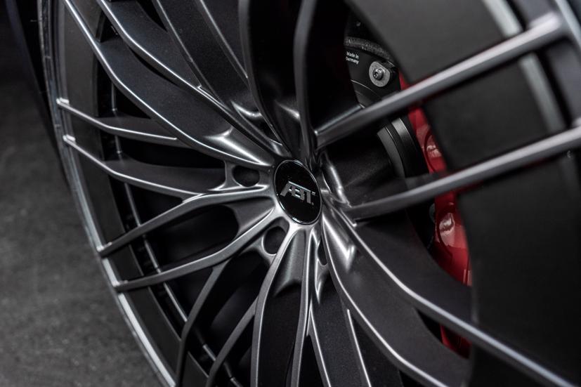 Audi RS7 ABT có thể tăng tốc từ 0 - 100km/h chỉ trong 3,2 giây. Ảnh: Carscoops.