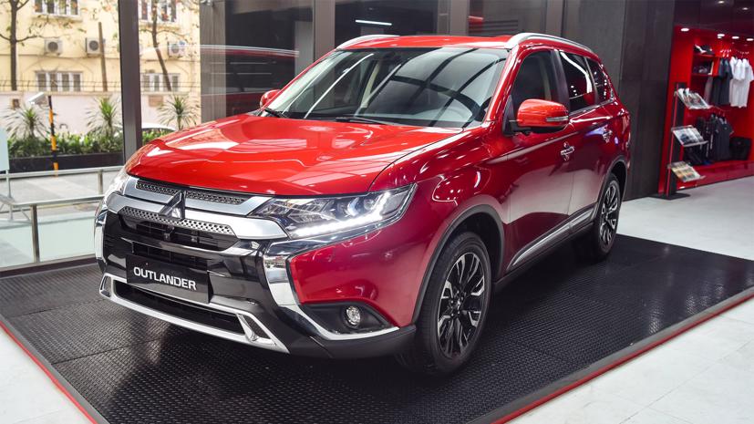 Gi&#225; lăn b&#225;nh Mitsubishi Outlander 2020 - Ảnh 1