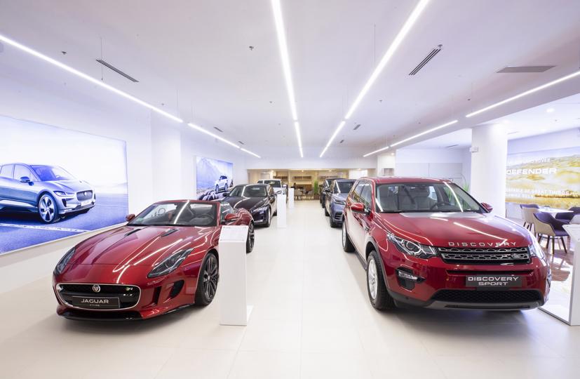 Kh&#244;ng gian trưng b&#224;y sang chảnh của Jaguar Land Rover tại TP.HCM - Ảnh 2