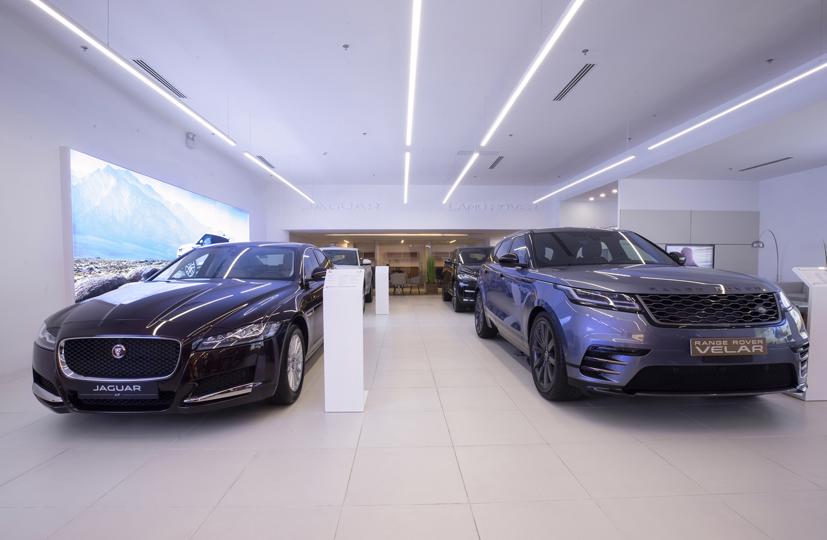 Kh&#244;ng gian trưng b&#224;y sang chảnh của Jaguar Land Rover tại TP.HCM - Ảnh 7