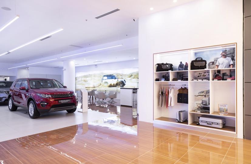 Kh&#244;ng gian trưng b&#224;y sang chảnh của Jaguar Land Rover tại TP.HCM - Ảnh 3