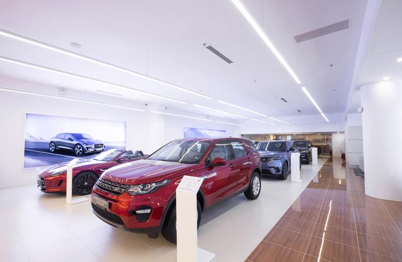 Kh&#244;ng gian trưng b&#224;y sang chảnh của Jaguar Land Rover tại TP.HCM - Ảnh 6