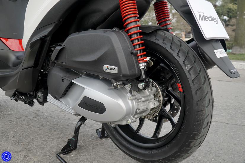 Soi chi tiết Piaggio Medley 2020 c&#243; g&#236; hơn Honda SH - Ảnh 19