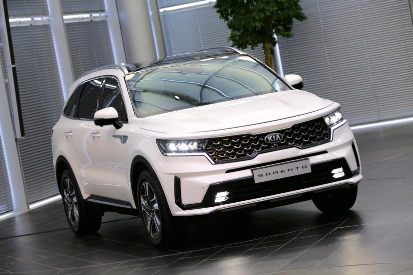 Thị trường đang chờ đón hàng loạt nhân vật hot như Sorento, Fortuner, Innova, EcoSport...