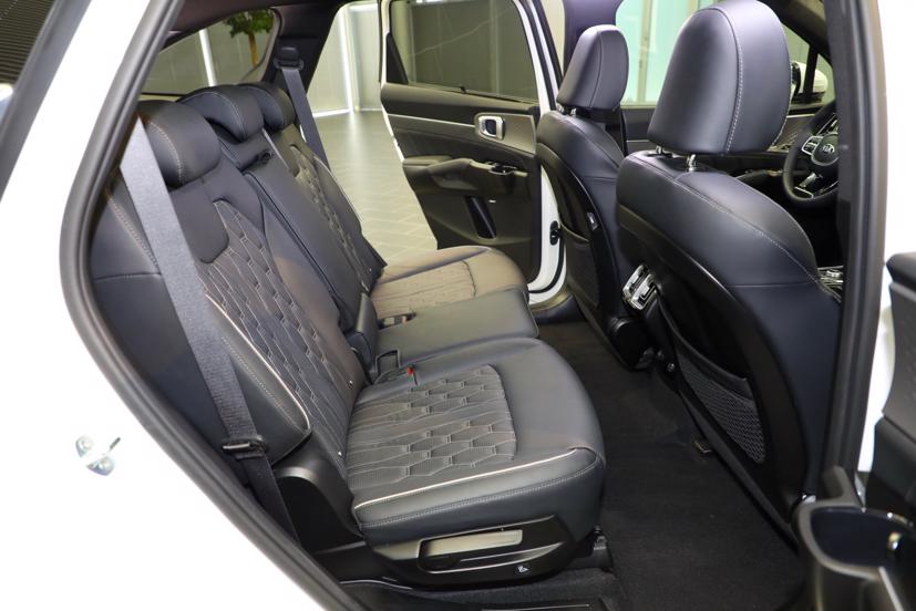 Kia ra mắt SUV ăn kh&#225;ch Sorento 2021 tại H&#224;n Quốc - Ảnh 7