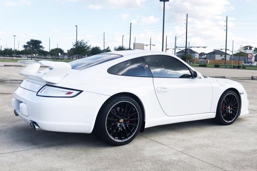 Chiếc Porsche 911 độc đ&#225;o với ghế l&#225;i ở giữa - Ảnh 5