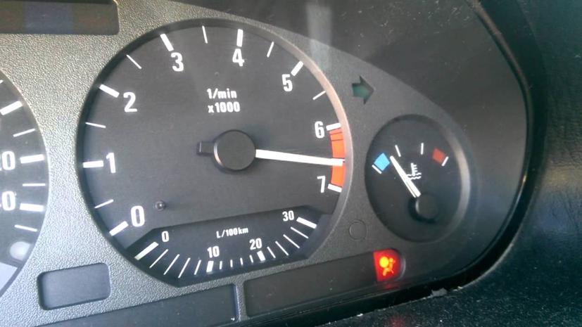 10 th&#243;i quen xấu v&#244; t&#236;nh l&#224;m hại chiếc xe của bạn - Ảnh 3