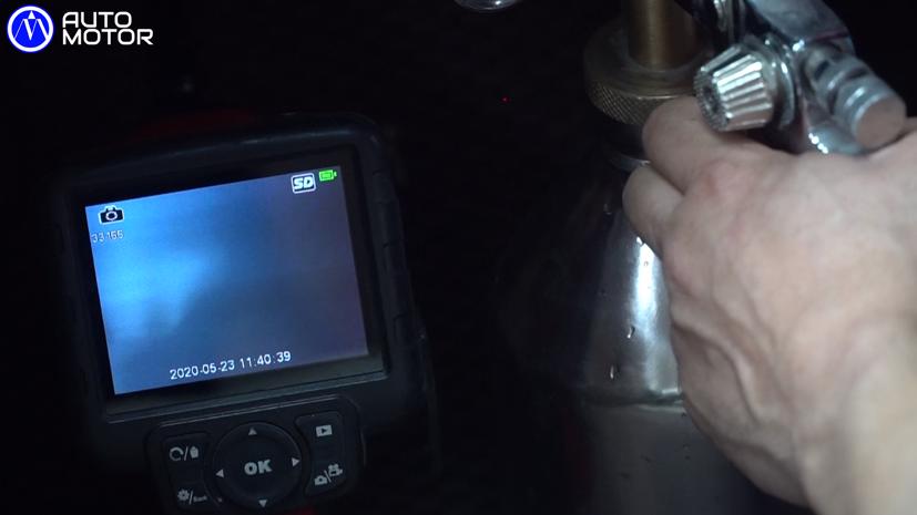 Máy nội soi chuyên dụng có camera quan sát được các vị trí bụi bẩn, nấm mốc trong ống dàn lạnh.