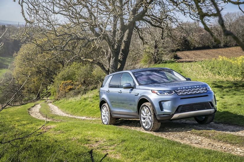 Land Rover Discovery Sport 2020 được phân phối ở Việt Nam với 5 phiên bản.