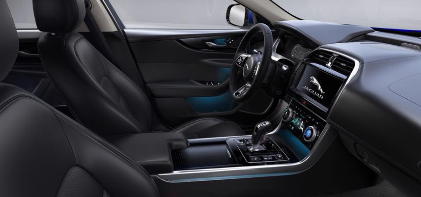 Nội thất được hoàn thiện từ chất liệu sang trọng và hoàn thiện tỉ mỉ.