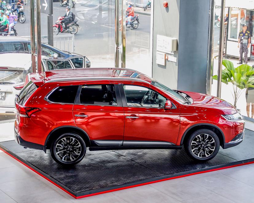 Mitsubishi Outlander kinh doanh ổn định, song hành cùng "gà đẻ trứng vàng" Xpander.