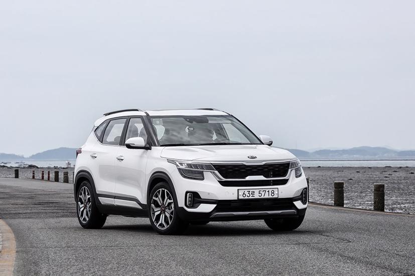 Tân binh Kia Seltos vẫn nhắm vào sở trường: đẹp long lanh, giá rẻ và trang bị rất vừa miếng.