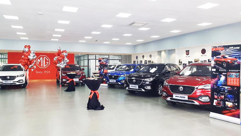 Không gian trưng bày của MG kết hợp giữa cổ điển và hiện đại, với đội ngũ tư vấn viên được đào tạo bài bản.