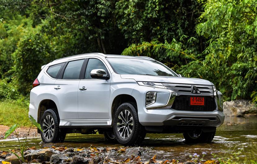 Xe chia sẻ chung hệ khung gầm với mẫu bán tải Triton.