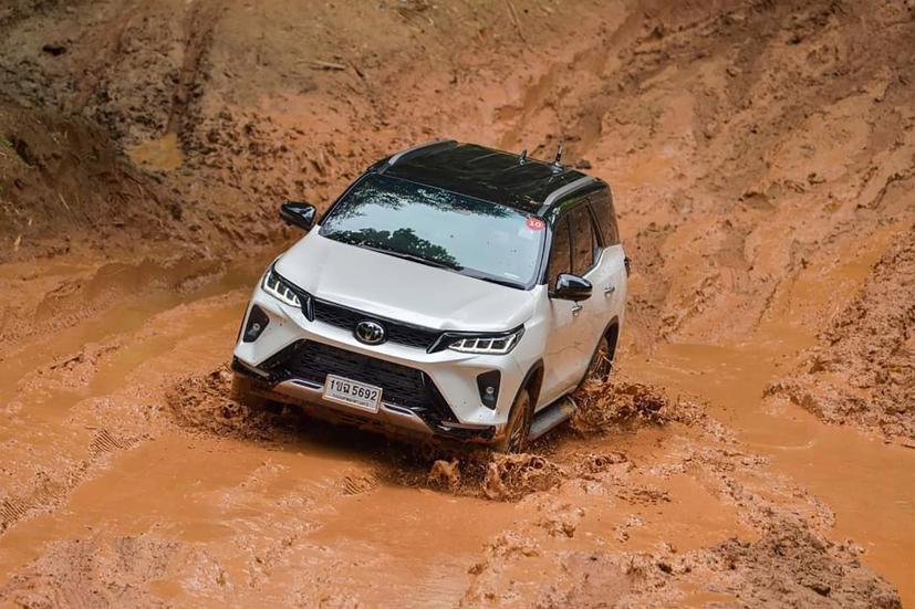 Đối thủ Toyota Fortuner 2020 mới cũng sắp lộ diện.