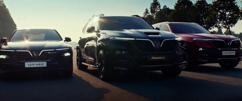 Vóc dáng bệ vệ của Vinfast President (ở giữa) khi đứng cạnh hai đàn em Lux A và SA.