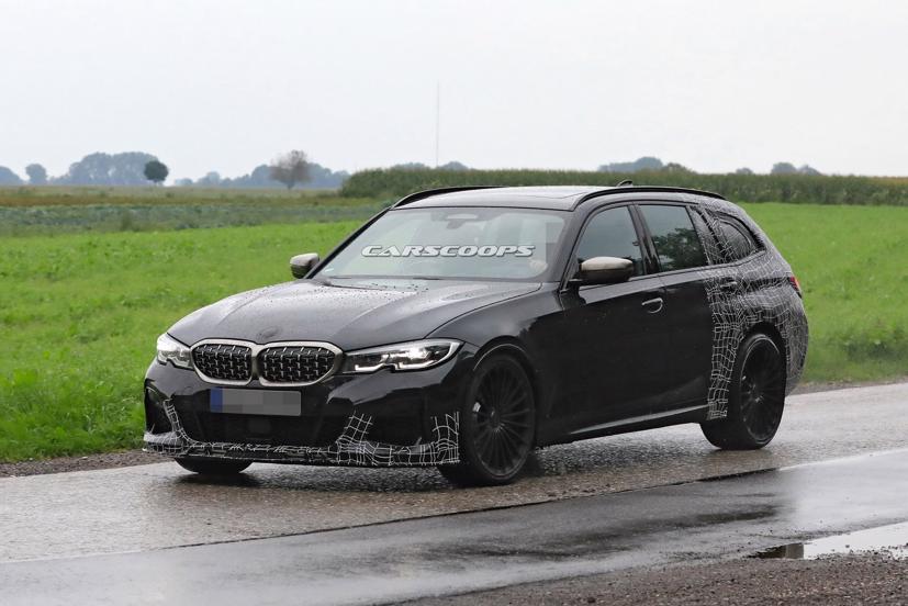 Thiết kế mâm xe đa chấu vẫn được giữ theo phong cách truyền thống của hãng độ Alpina. Ảnh: Carscoops.